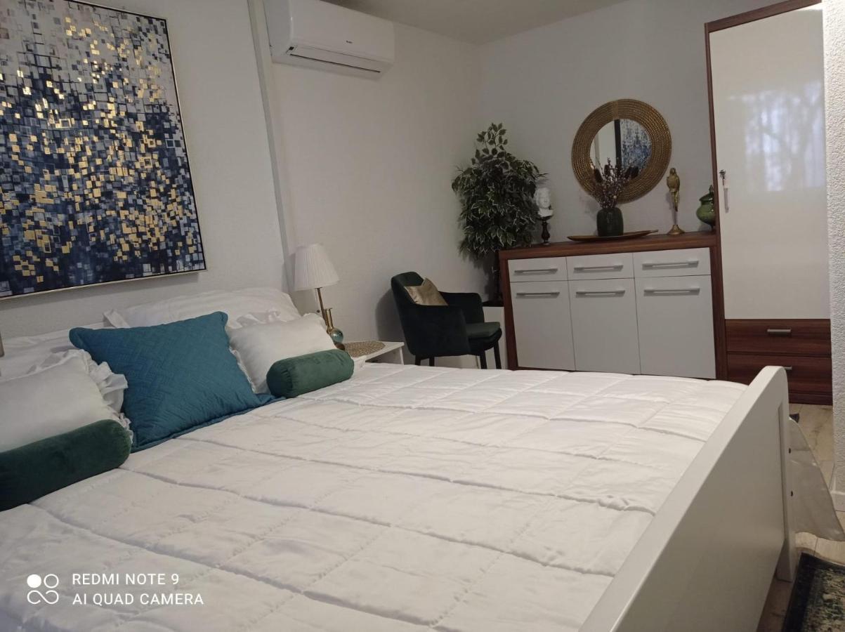 Apartments Bride'S Rock Baska Voda Exterior photo