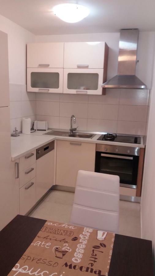 Apartments Bride'S Rock Baska Voda Exterior photo